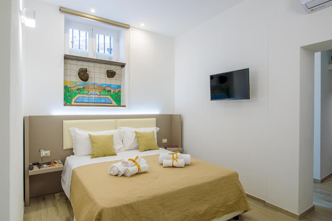 Barlaman Luxury Rooms ปาแลร์โม ภายนอก รูปภาพ